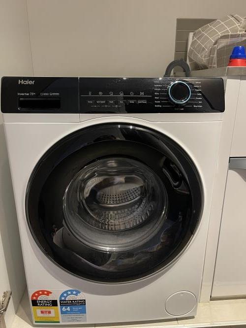 Second-hand Haier 7.5kg Front Load Washing Machine - Photo 1)
