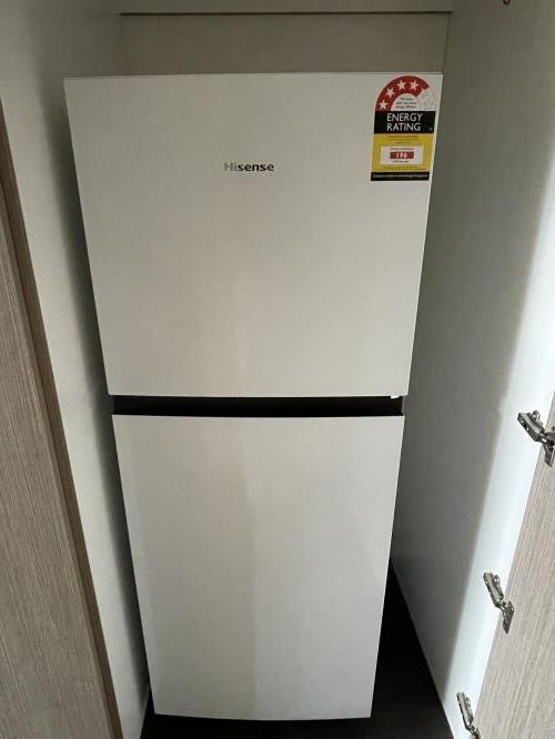 Second-hand Hisense 205L Top Mount Fridge