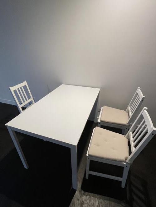 Second-hand IKEA Dining Table with 3 Chairs - Photo 1)