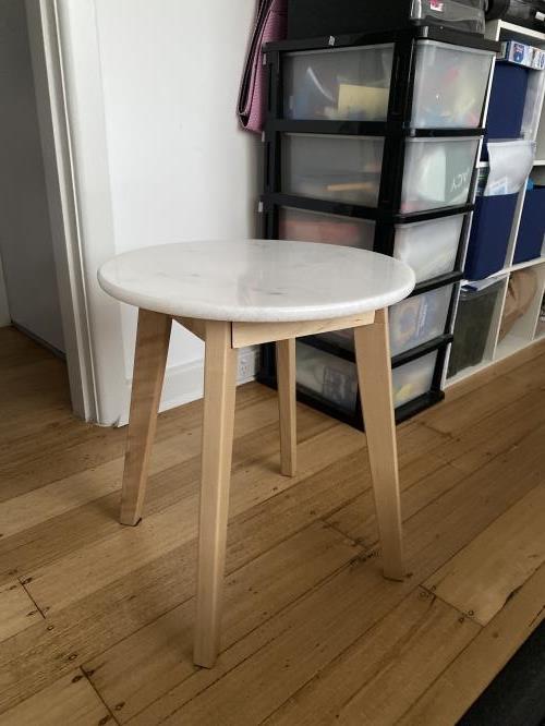 Second-hand Side Table - Photo 1)