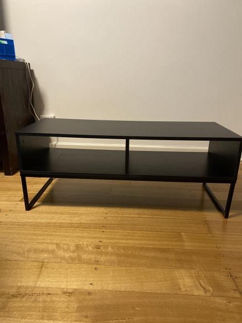 Second-hand TV Table - Photo 1)