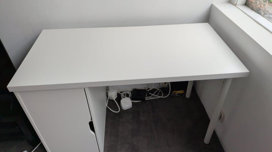 Second-hand IKEA Desk - Photo 1)