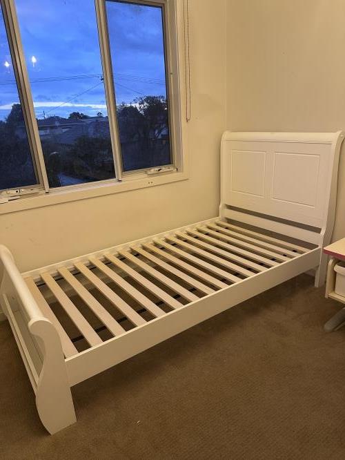 Second-hand King Single Bed Frame - Photo 1)