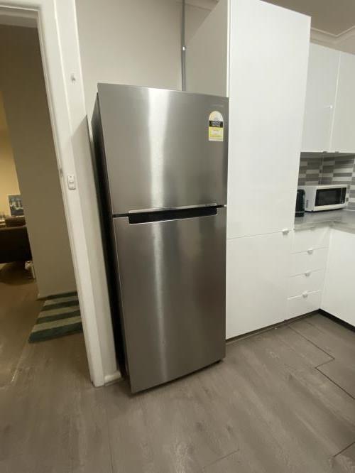Second-hand Samsung 400L Top Mount Fridge - Photo 1)
