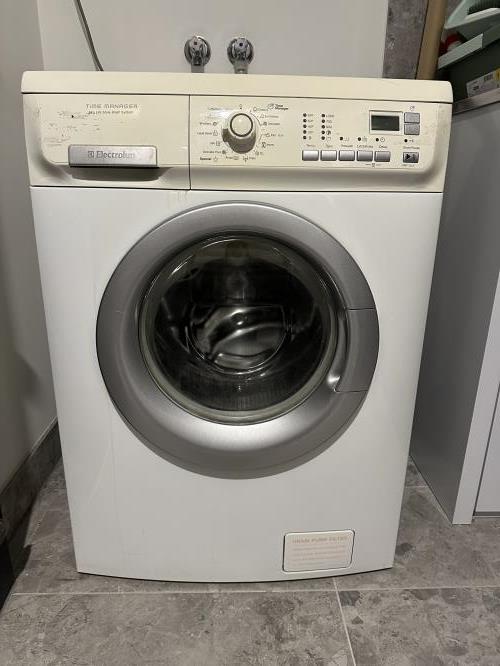 Second-hand Electrolux 8kg Front Load Washing Machine