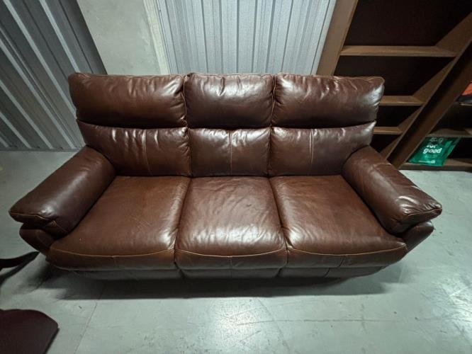 Second-hand Three Seater Sofa - Photo 1)