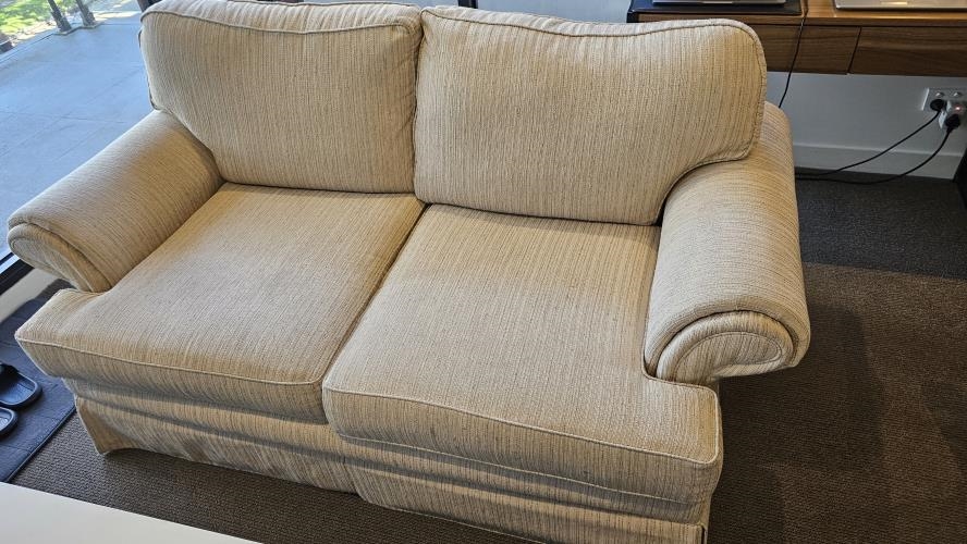 Second-hand Two Seater Sofa - Photo 1)