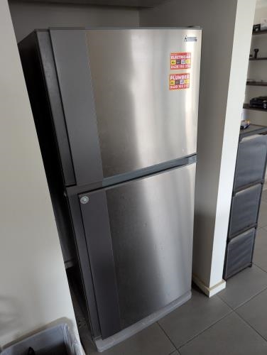 Second-hand Mitsubishi 385L Top Mount Fridge - Photo 1)