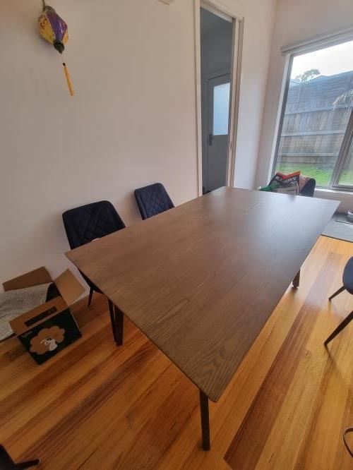Second-hand Dining Table (no chairs) - Photo 1)