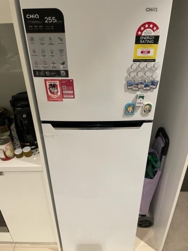 Second-hand Chiq 255L Top Mount Fridge - Photo 1)