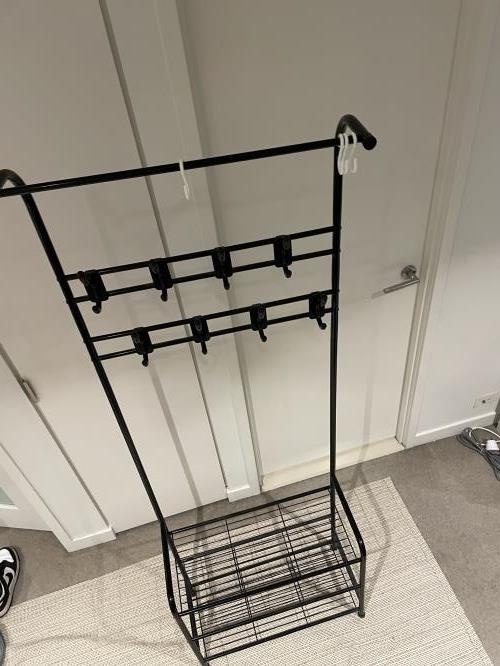 Second-hand Shoe and Coat Storage