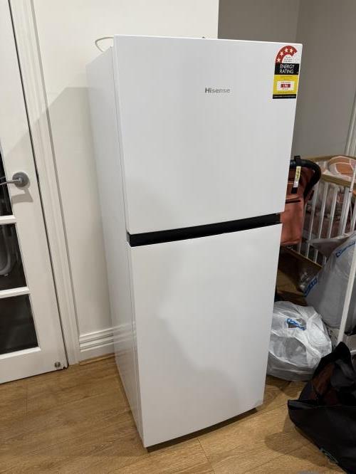 Second-hand Hisense 205L Top Mount Fridge