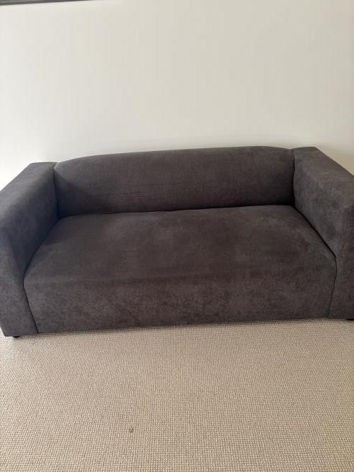 Second-hand Sofa - Photo 1)