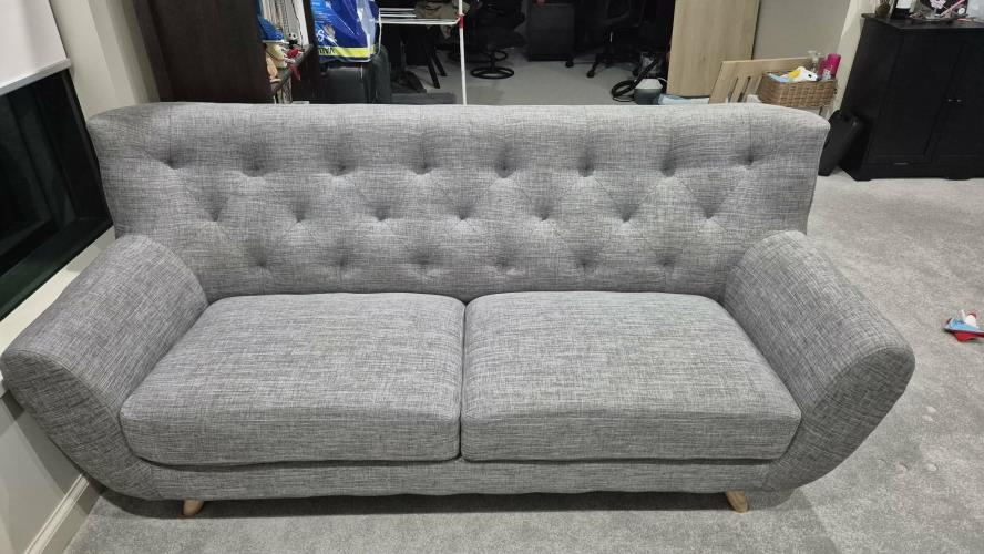 Second-hand Stylish Sofa - Photo 1)