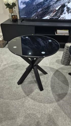 Second-hand Side Table - Photo 1)