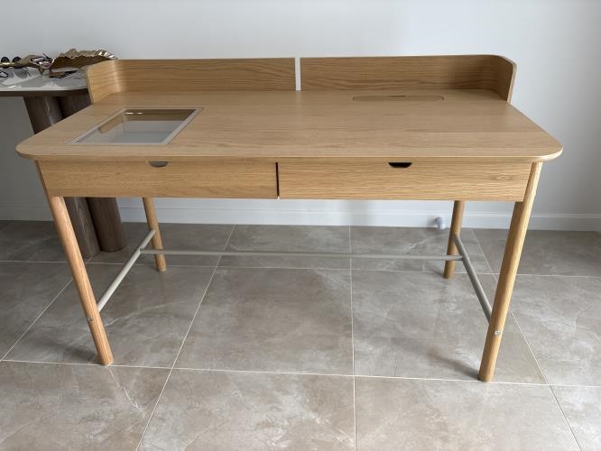 Second-hand IKEA RIDSPO Desk - Photo 1)