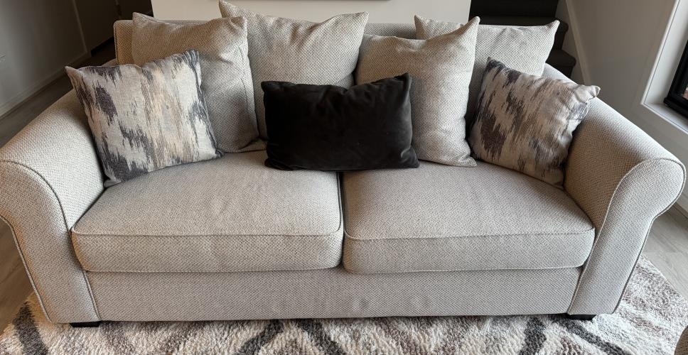 Second-hand Two Seater Sofa - Photo 1)