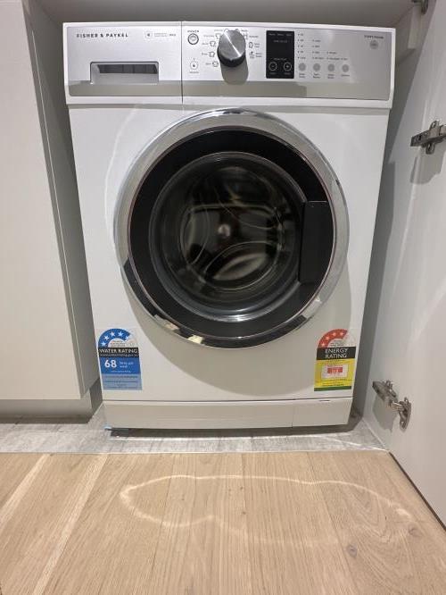 Second-hand Fisher & Paykel 8kg Front Load Washing Machine - Photo 1)