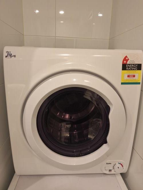 Second-hand Esatto 4.5kg Dryer - Photo 1)