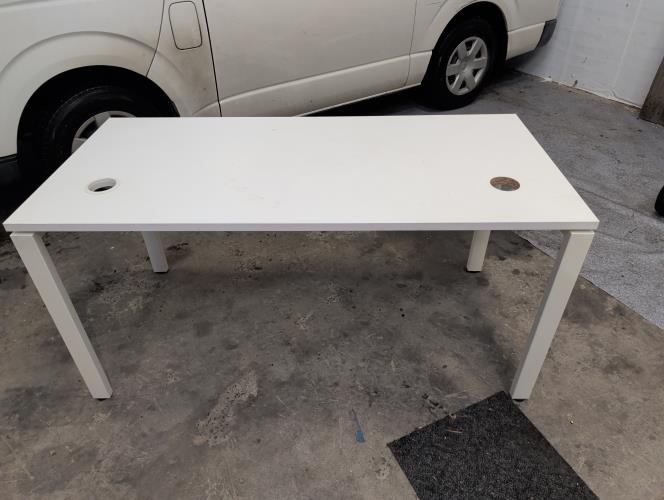 Second-hand Desk - Photo 1)