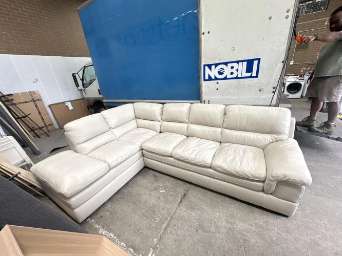 Second-hand L-Shape Couch - Photo 1)