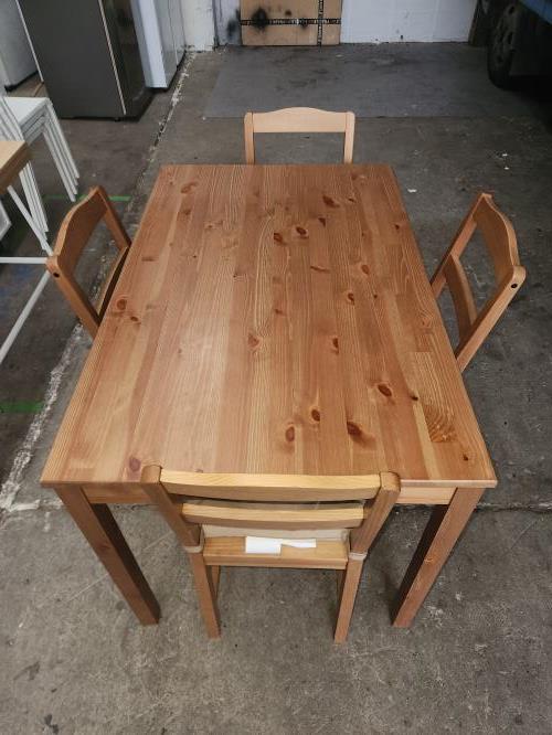 Second-hand IKEA Dining Table with 4 Chairs - Photo 1)