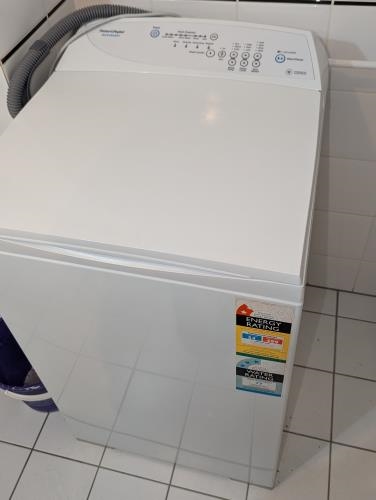 Second-hand Fisher & Paykel 5.5kg Top Load Washing Machine - Photo 1)