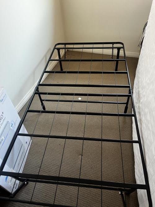 Second-hand Foldable Single Bed Frame - Photo 1)