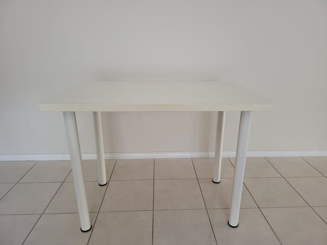 Second-hand IKEA Table - Photo 1)