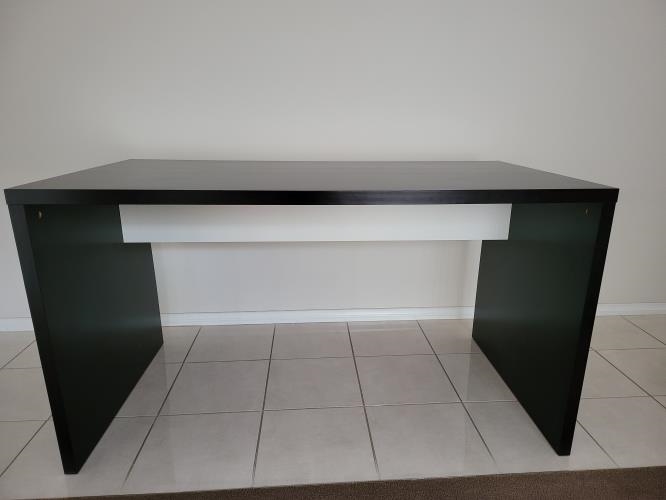 Second-hand Desk - Photo 1)