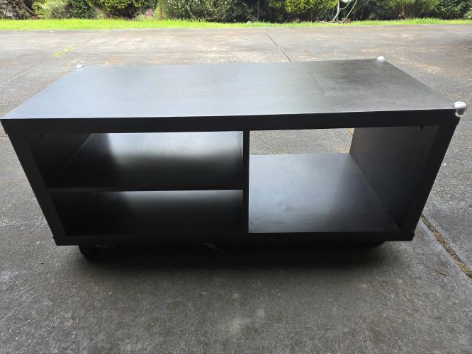 Second-hand TV Table - Photo 1)