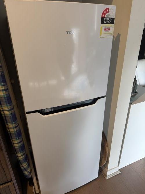 Second-hand TCL 198L Top Mount Fridge