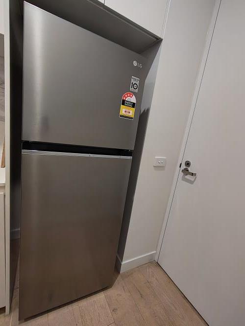 Second-hand LG 315L Top Mount Fridge