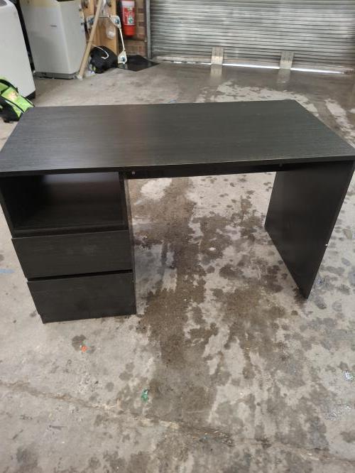 Second-hand Desk - Photo 1)