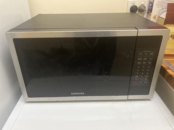 Second-hand Samsung Microwave - Photo 1)
