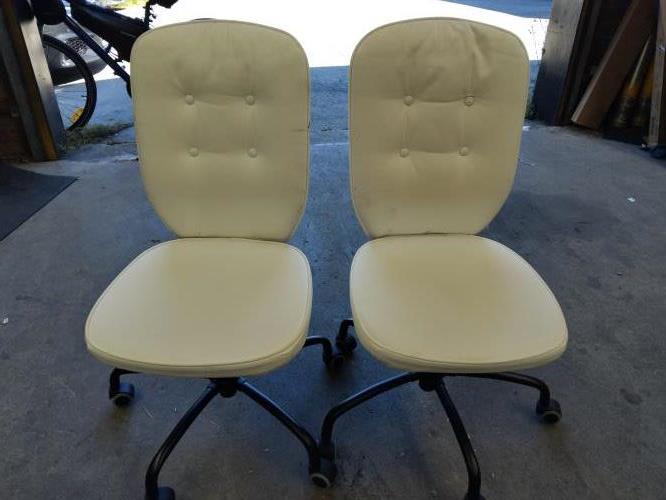 Second-hand Set of 2 IKEA Swivel Chairs - Photo 1)