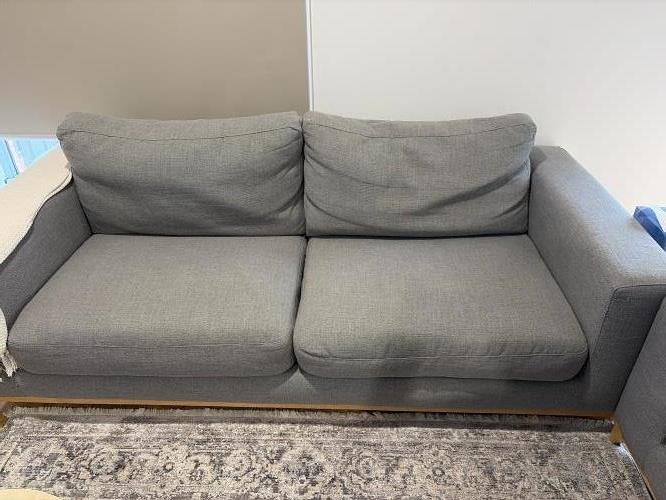 Second-hand Sofa - Photo 1)