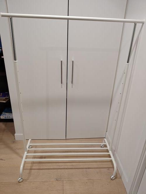 Second-hand IKEA RIGGA Clothes Rack - Photo 1)