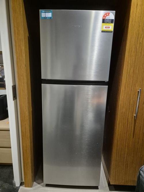 Second-hand Hisense 326L Top Mount Fridge