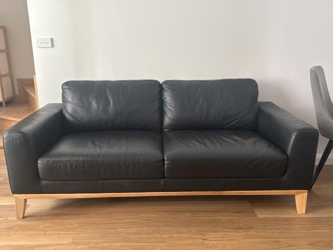 Second-hand Stunning Sofa - Photo 1)