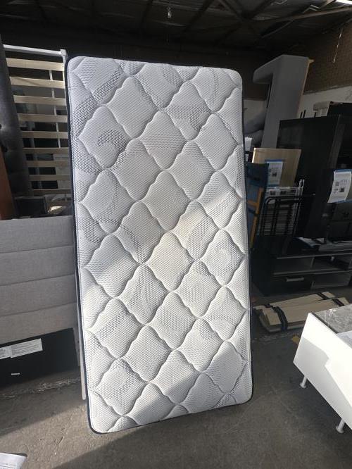 Second-hand Single Mattress - Photo 1)