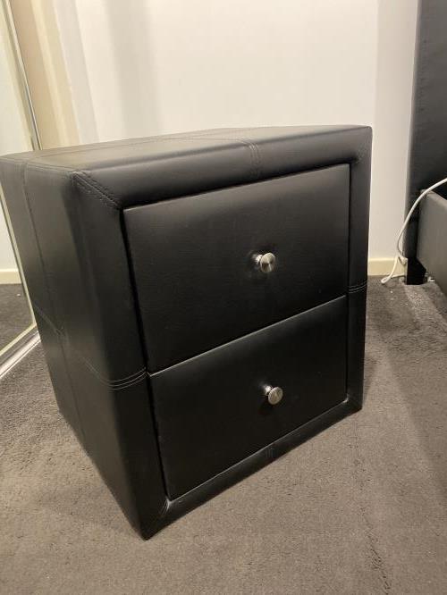 Second-hand Bedside Table - Photo 1)