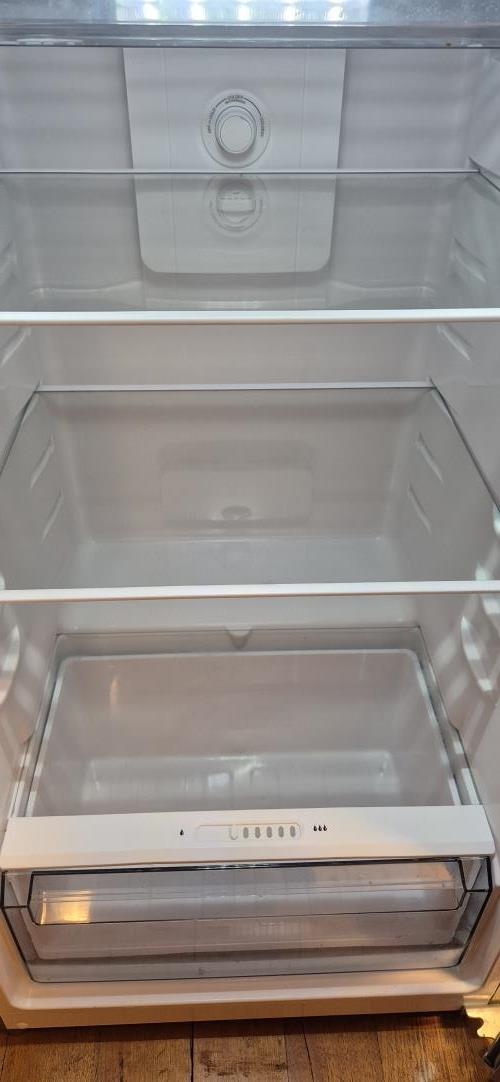 Second-hand Seiki 334L Top Mount Fridge - Photo 10)