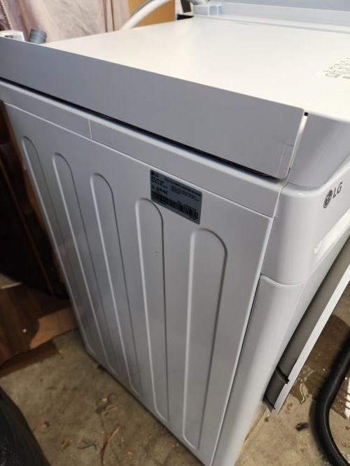 Second-hand LG 9kg Front Load Washing Machine - Photo 10)