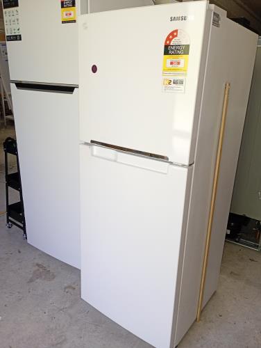 Second-hand Samsung 228L Top Mount Fridge - Photo 10)