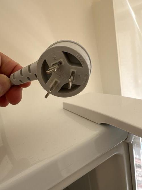 Second-hand Fisher & Paykel 248L Top Mount Fridge - Photo 10)