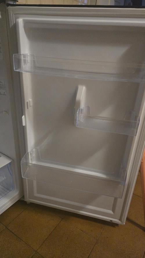 Second-hand Chiq 216L Top Mount Fridge - Photo 10)