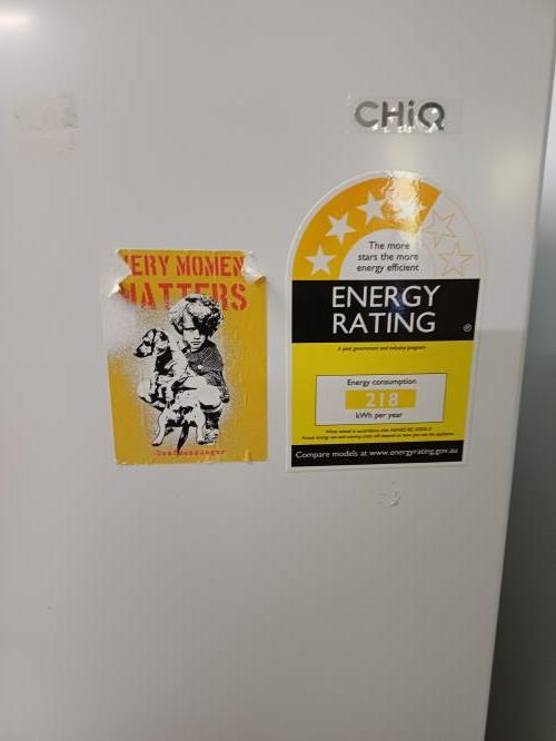 Second-hand Chiq 202L Top Mount Fridge - Photo 10)