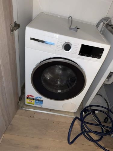 Second-hand Bosch 9kg Front Load Washing Machine - Photo 10)