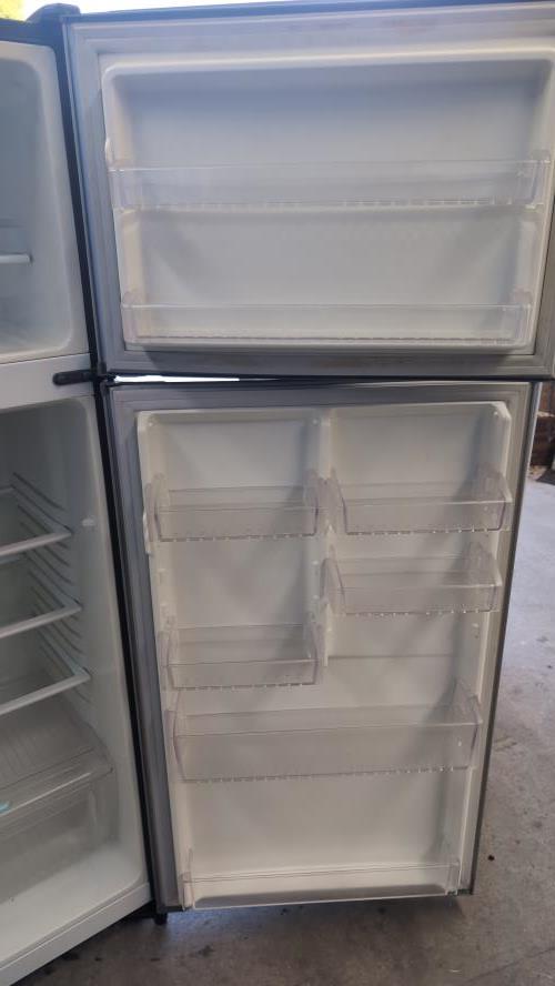 Second-hand Simpson 390L Top Mount Fridge - Photo 10)